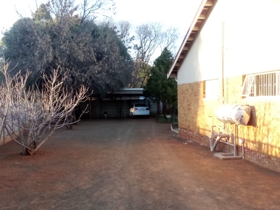 4 Bedroom Property for Sale in Petrusburg Free State